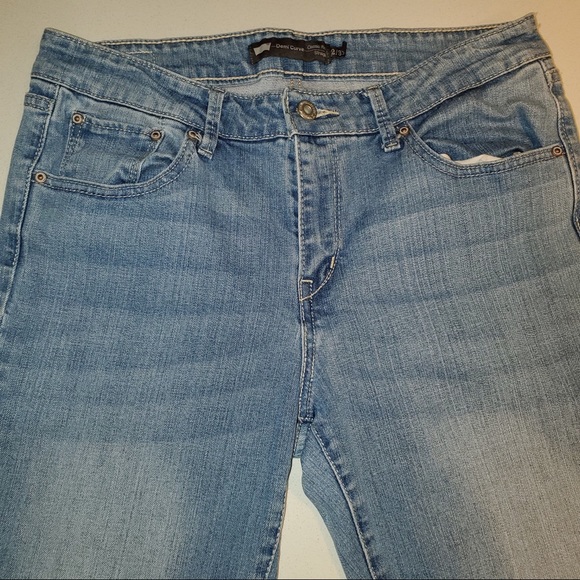 Levi’s Demi Curve Jeans - Picture 2 of 6